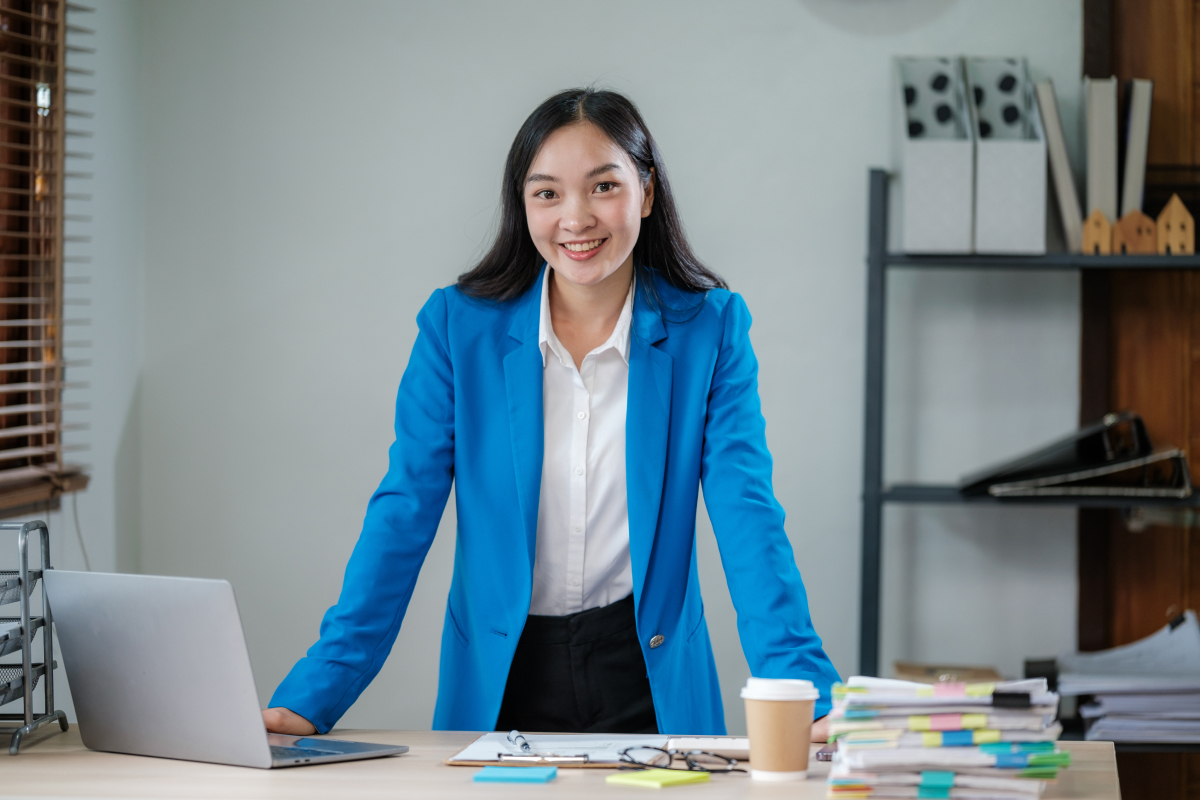 professional-business-woman-manager-executive-wear-2023-10-20-04-55-51-utc